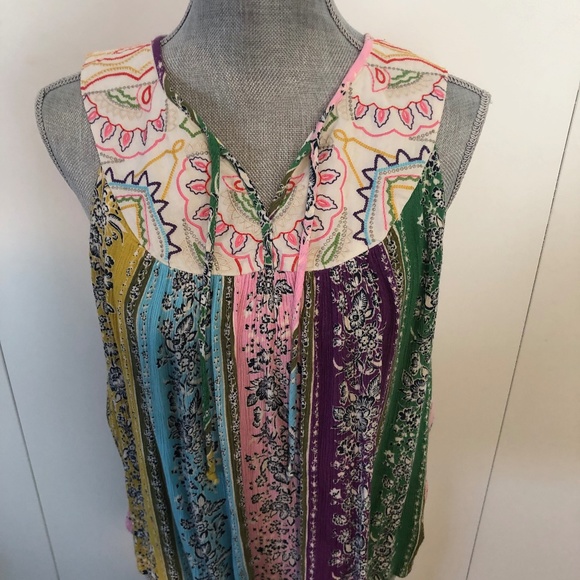 🕚 BEAUTIFUL COLORFUL TOP SIZE SMALL - Picture 1 of 5